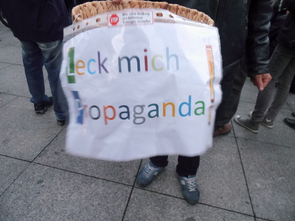 Ziviler Ungehorsam oder Attacke der Weltverschwörer?