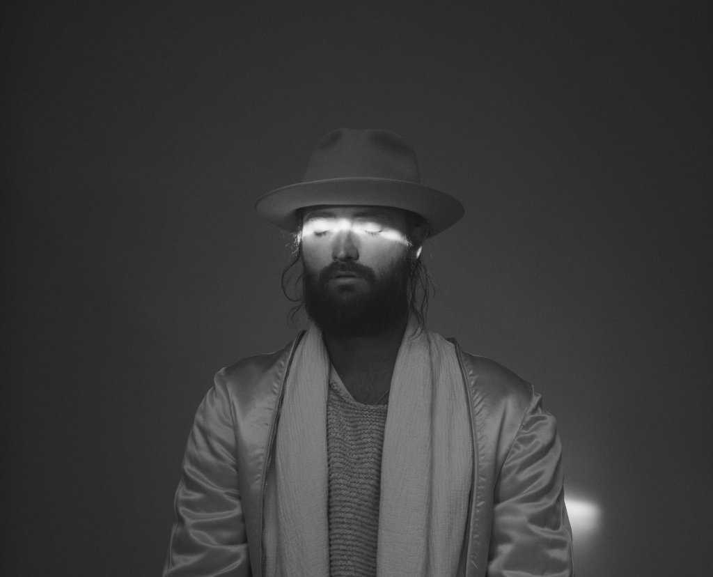 Ry X über Musik, Liebe und Selbstfindung